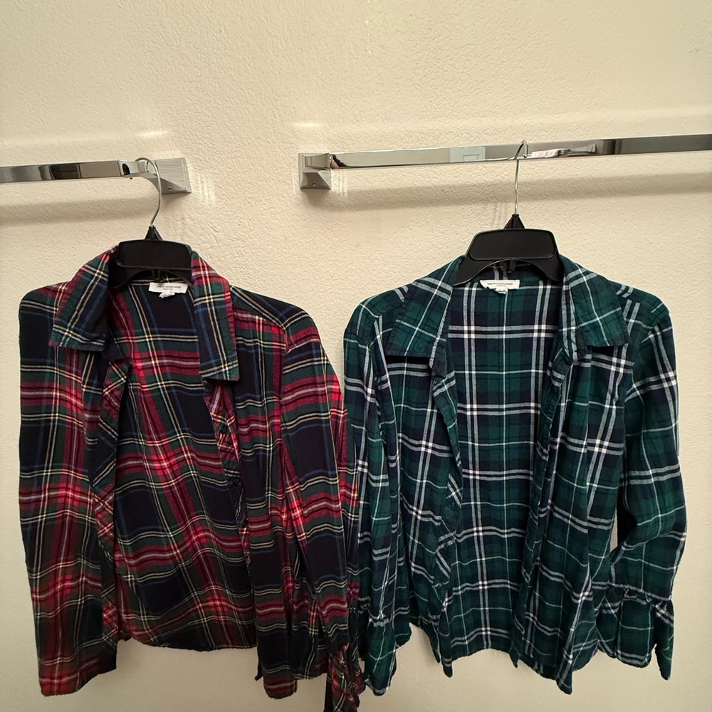 Francesca's Collections Red & Green Plaid Button-Down Tops